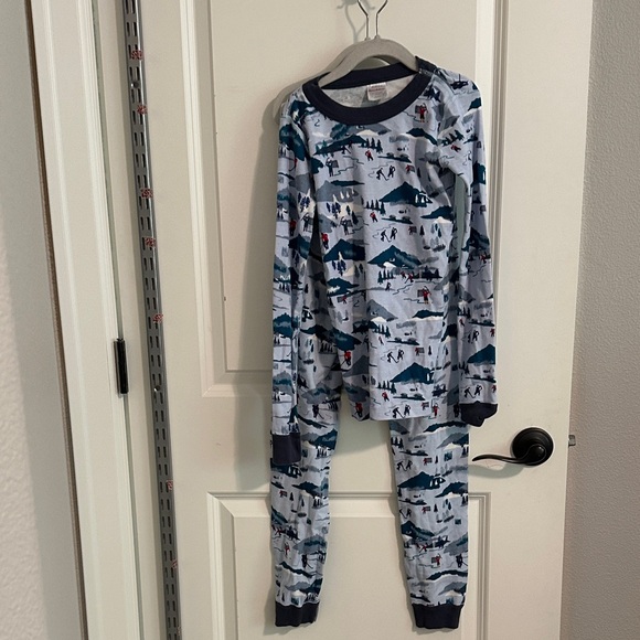 Hanna Andersson Blue and Gray Kids winter Pajama Set - Picture 1 of 5